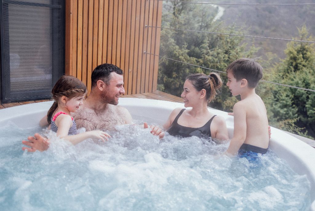 Milyen jakuzzit válasszak? 1 Idealis jakuzzi csaladoknak1